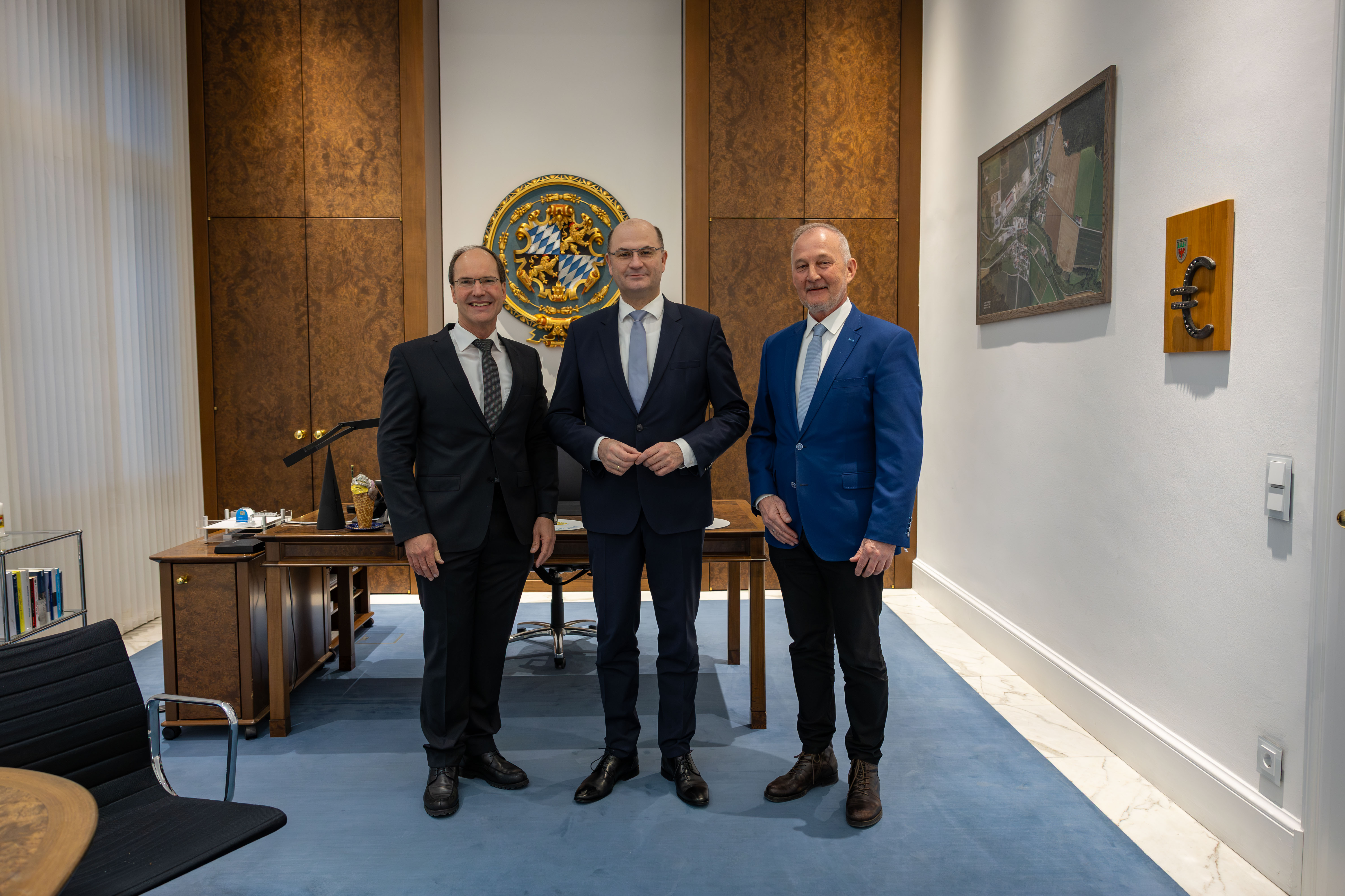 Staatsminister Albert Füracker trifft Landesinnungsmeister Günter Wagner und Geschäftsführer Stephan Kopp